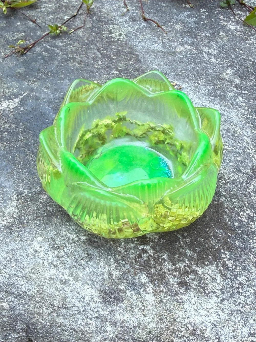 Green resin floral Lotus glow in the dark candle holder